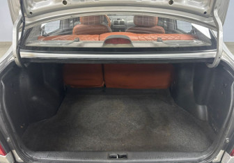 Подержанный автомобиль Hyundai Accent Sedan 2005 года (13 фото)