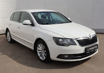 Подержанный автомобиль Skoda Superb Liftback 2013 года (3 фото)