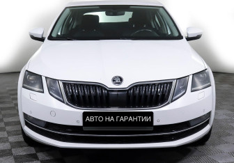 Подержанный автомобиль Skoda Octavia Liftback 2017 года (2 фото)