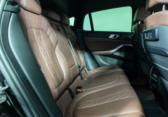 Подержанный автомобиль BMW X6 2020 года (14 фото)
