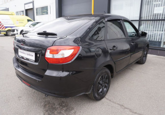 Подержанный автомобиль LADA (ВАЗ) Granta Liftback 2015 года (5 фото)