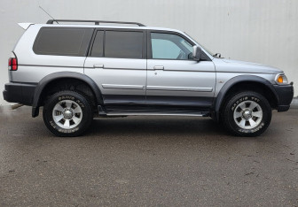 Подержанный автомобиль Mitsubishi Pajero Sport 2005 года (4 фото)