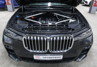 Подержанный автомобиль BMW X7 2019 года (9 фото)
