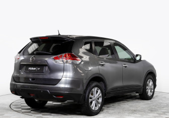 Подержанный автомобиль Nissan X-Trail 2016 года (4 фото)