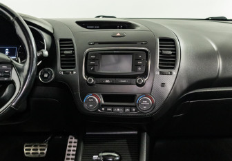 Подержанный автомобиль Kia Cerato Sedan 2018 года (8 фото)