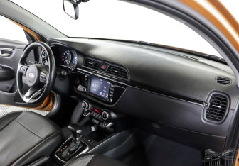 Подержанный автомобиль Kia Rio Sedan 2019 года (9 фото)