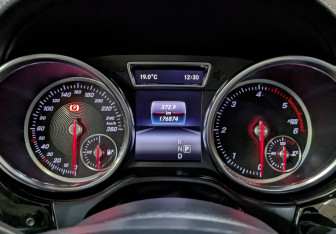 Подержанный автомобиль Mercedes-Benz GLE 2018 года (16 фото)