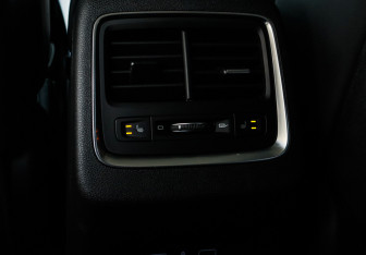 Подержанный автомобиль Geely Atlas Pro 2022 года (9 фото)