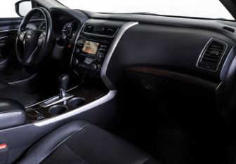 Подержанный автомобиль Nissan Teana 2014 года (9 фото)