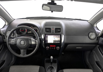 Подержанный автомобиль Suzuki SX4 Hatchback 2013 года (14 фото)