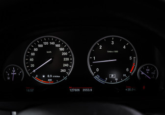 Подержанный автомобиль BMW X6 2015 года (16 фото)