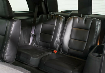 Подержанный автомобиль Ford Explorer 2018 года (20 фото)