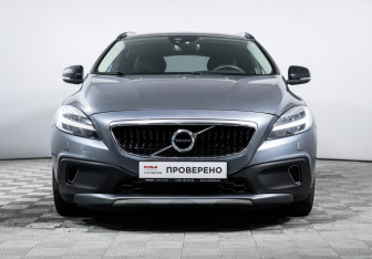 Подержанный автомобиль Volvo V40 Cross Country 2018 года (2 фото)