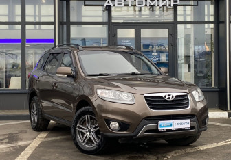 Подержанный автомобиль Hyundai Santa Fe 2012 года (3 фото)