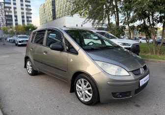 Подержанный автомобиль Mitsubishi Colt Hatchback 2007 года (3 фото)