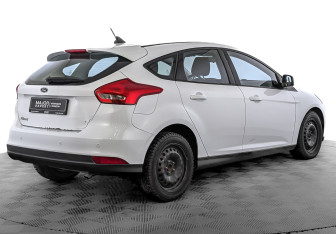 Подержанный автомобиль Ford Focus Hatchback 2019 года (5 фото)