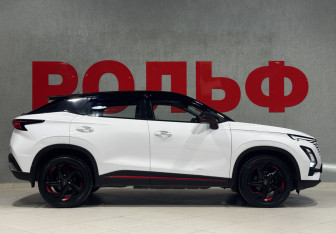 Подержанный автомобиль Omoda C5 2022 года (4 фото)