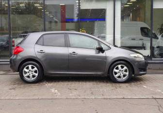 Подержанный автомобиль Toyota Auris Hatchback 2007 года (4 фото)