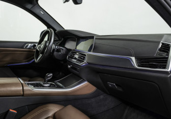 Подержанный автомобиль BMW X5 2019 года (12 фото)