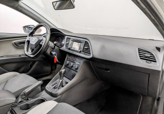 Подержанный автомобиль SEAT Leon Hatchback 2013 года (11 фото)