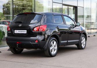 Подержанный автомобиль Nissan Qashqai 2008 года (5 фото)