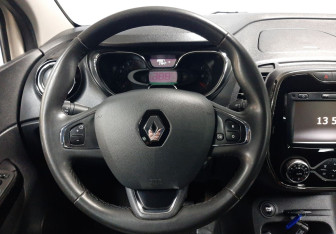 Подержанный автомобиль Renault Kaptur 2019 года (11 фото)