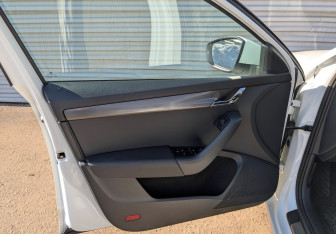 Подержанный автомобиль Skoda Octavia Liftback 2017 года (19 фото)