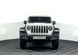 Подержанный автомобиль Jeep Wrangler 2018 года (2 фото)