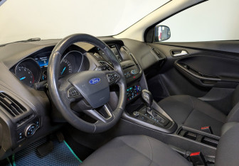 Подержанный автомобиль Ford Focus Hatchback 2019 года (16 фото)