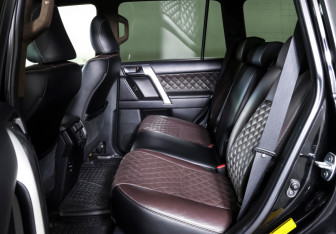 Подержанный автомобиль Toyota Land Cruiser Prado 2016 года (12 фото)