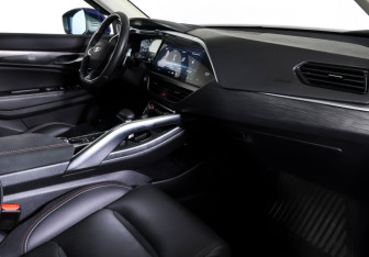 Подержанный автомобиль Geely Tugella 2022 года (11 фото)