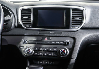 Подержанный автомобиль Kia Sportage 2018 года (10 фото)