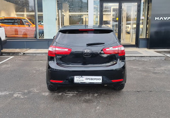 Подержанный автомобиль Kia Rio Hatchback 2014 года (6 фото)