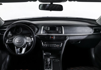 Подержанный автомобиль Kia Optima Sedan 2019 года (14 фото)