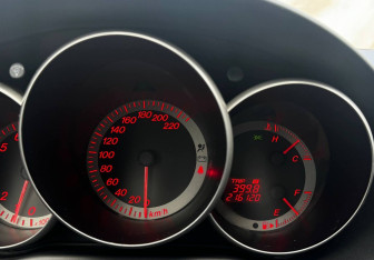 Подержанный автомобиль Mazda 3 Sedan 2006 года (12 фото)