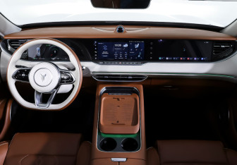 Подержанный автомобиль Voyah Free 2023 года (12 фото)