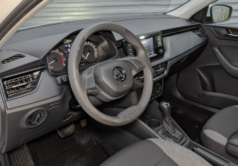 Подержанный автомобиль Skoda Rapid Liftback 2021 года (16 фото)
