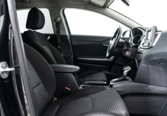 Подержанный автомобиль Kia Ceed Hatchback 2021 года (10 фото)