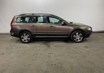 Подержанный автомобиль Volvo XC70 2012 года (8 фото)