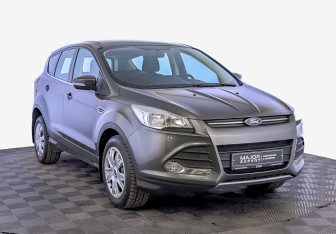 Подержанный автомобиль Ford Kuga 2016 года (3 фото)