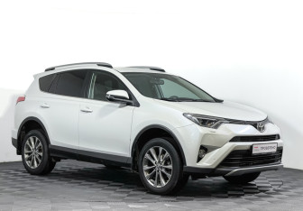 Подержанный автомобиль Toyota RAV4 2018 года (3 фото)