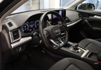 Подержанный автомобиль Audi Q5 2022 года (7 фото)