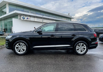 Подержанный автомобиль Audi Q7 2016 года (8 фото)