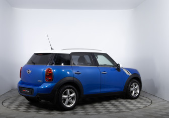Подержанный автомобиль MINI Countryman 2011 года (5 фото)