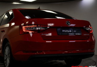 Подержанный автомобиль Skoda Superb Liftback 2016 года (20 фото)