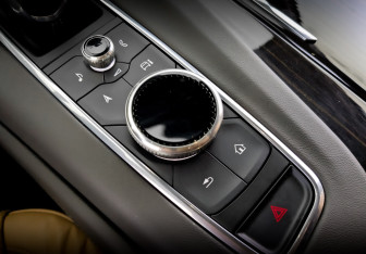 Подержанный автомобиль Cadillac Escalade Suv 2021 года (29 фото)