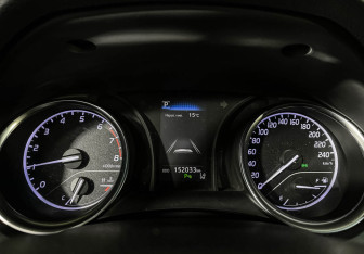 Подержанный автомобиль Toyota Camry Sedan 2018 года (11 фото)