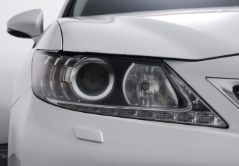 Подержанный автомобиль Lexus ES 2014 года (22 фото)