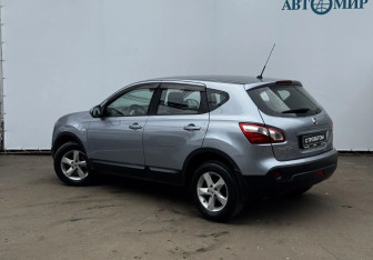 Подержанный автомобиль Nissan Qashqai 2013 года (7 фото)