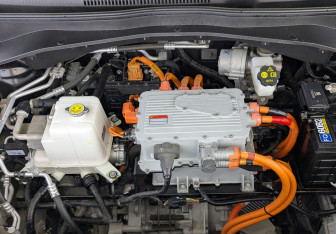 Подержанный автомобиль Москвич 3е 2023 года (9 фото)